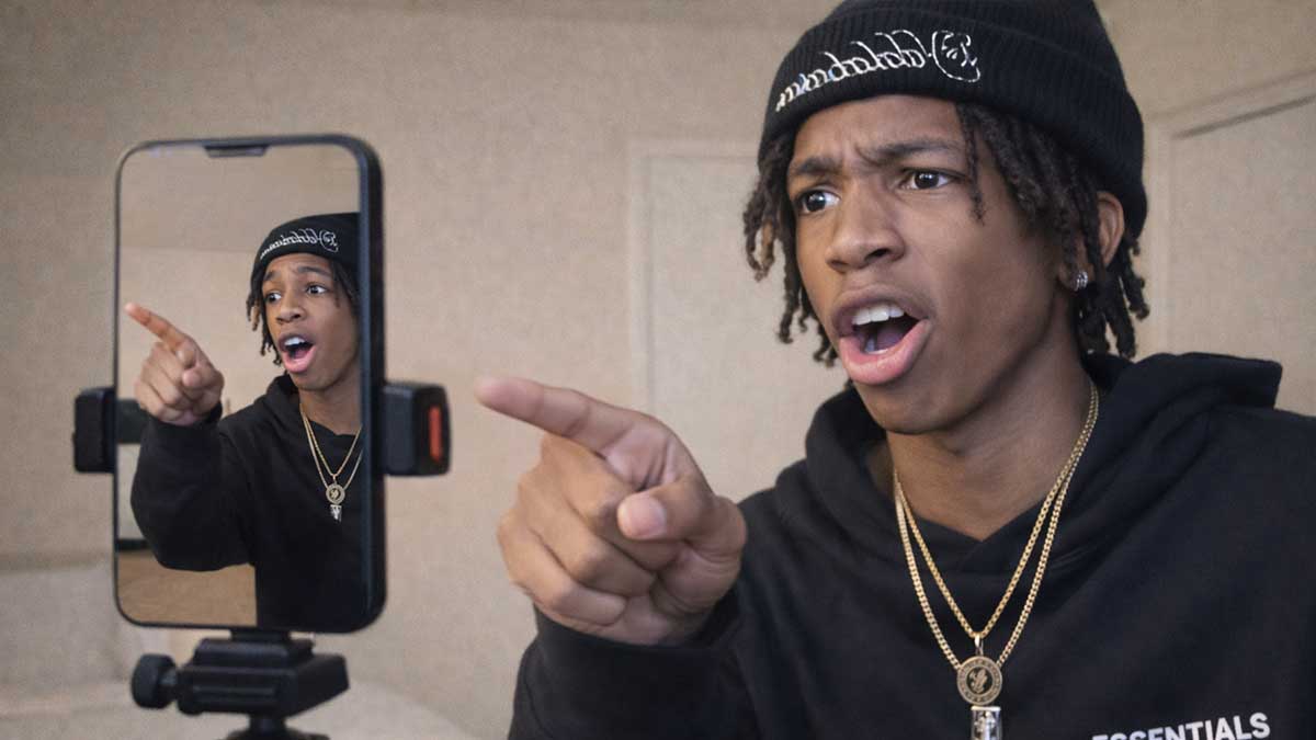 TXL Chris filming TikTok comedy skits